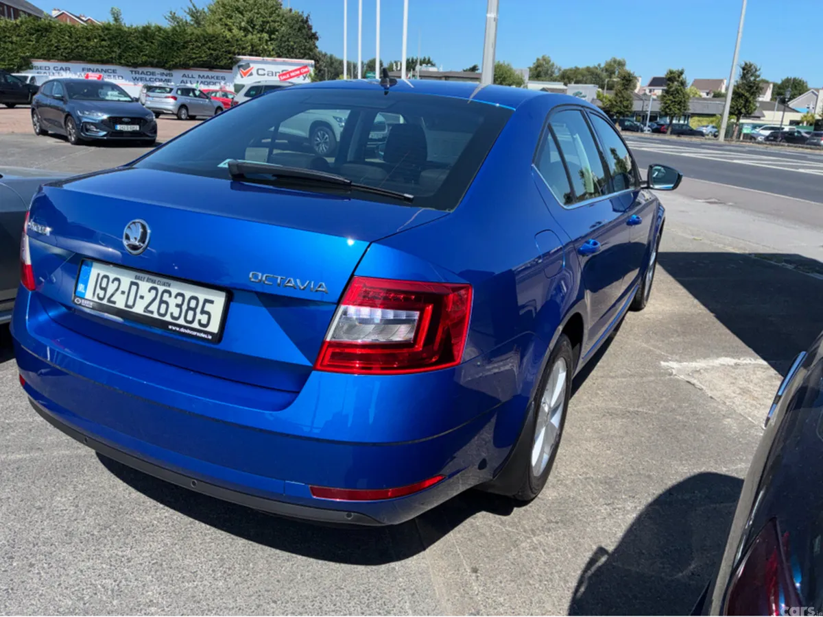 Skoda Octavia Hatchback, Petrol, 2019, Blue