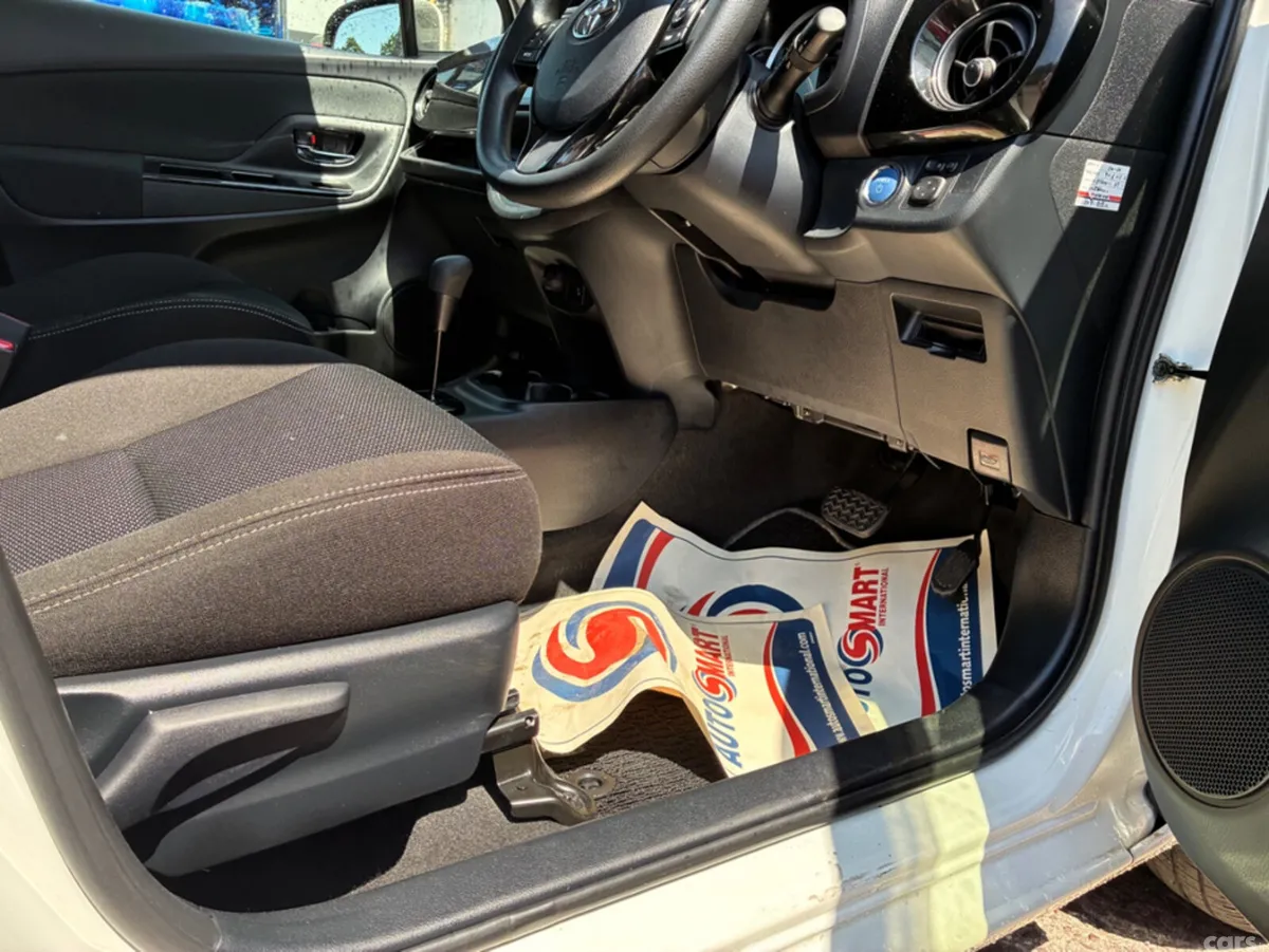 Toyota Vitz Hatchback, Petrol Hybrid, 2019, White