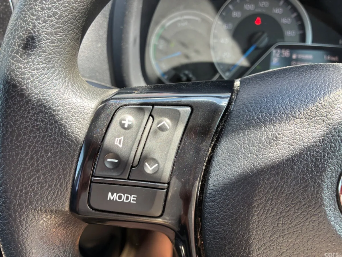 Toyota Vitz Hatchback, Petrol Hybrid, 2019, White