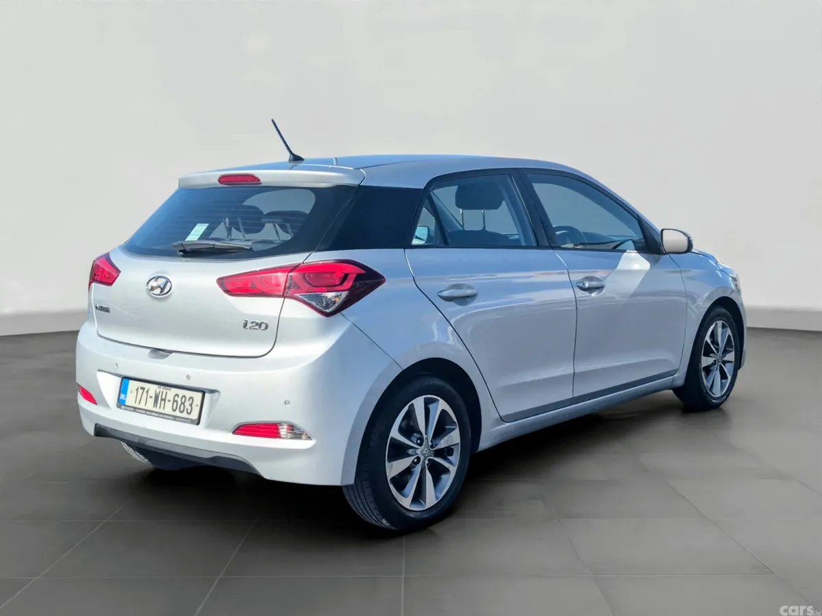 Hyundai i20 Hatchback, Petrol, 2017, Grey