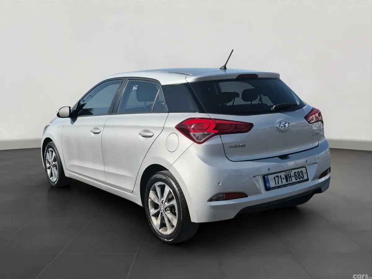 Hyundai i20 Hatchback, Petrol, 2017, Grey