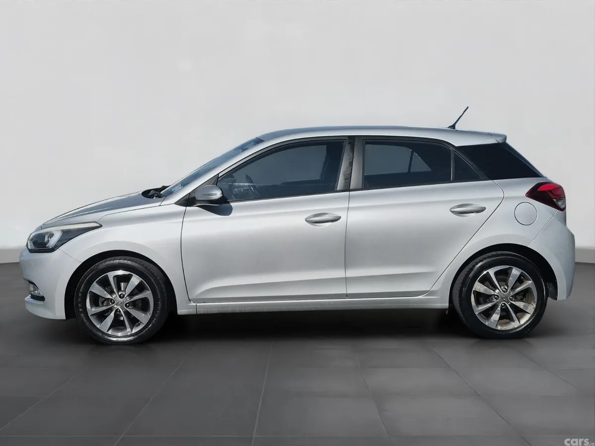 Hyundai i20 Hatchback, Petrol, 2017, Grey