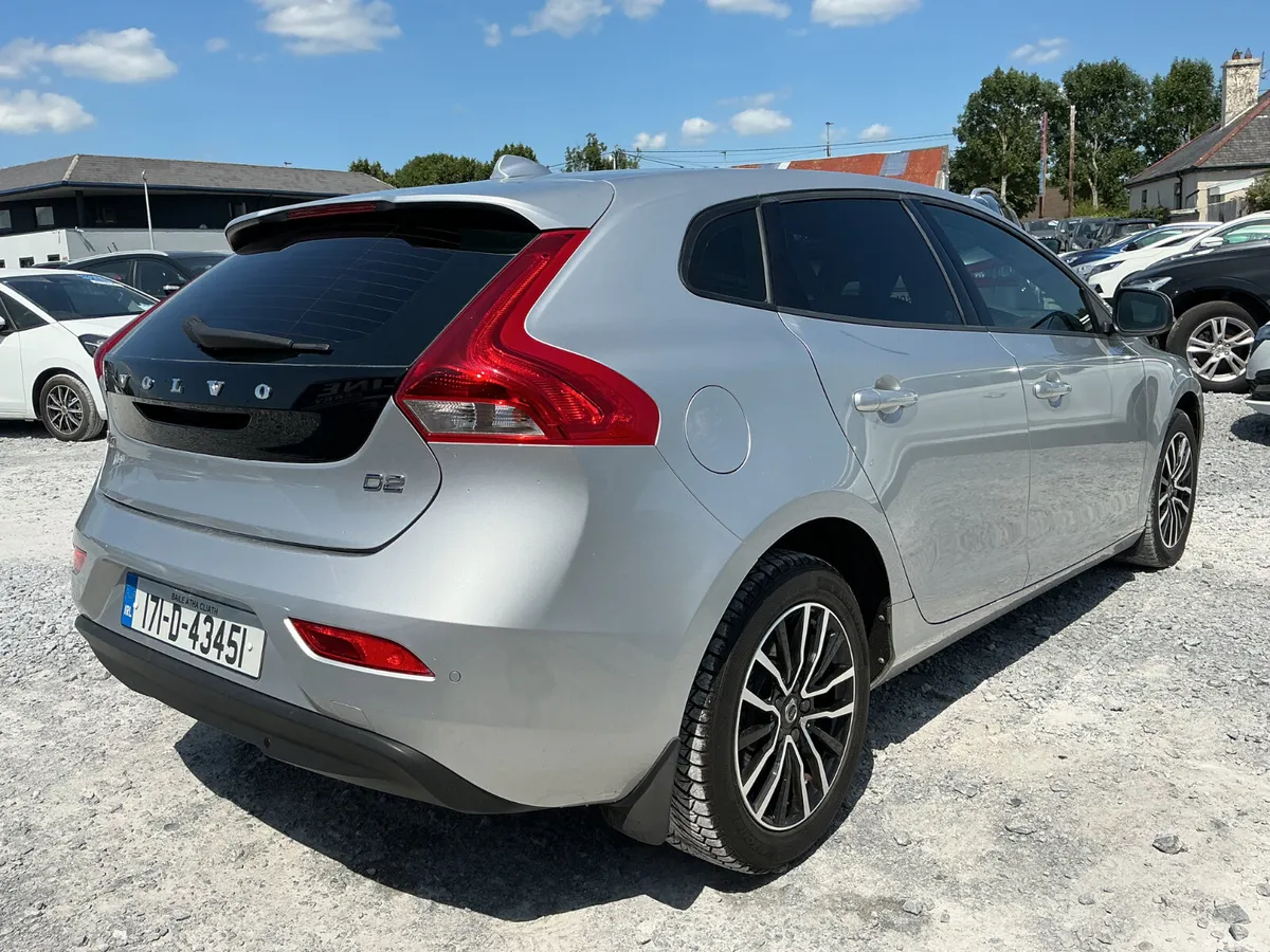 Volvo V40 Hatchback, Diesel, 2017, Grey