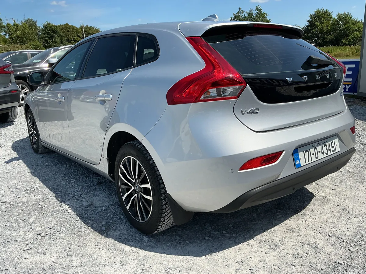 Volvo V40 Hatchback, Diesel, 2017, Grey