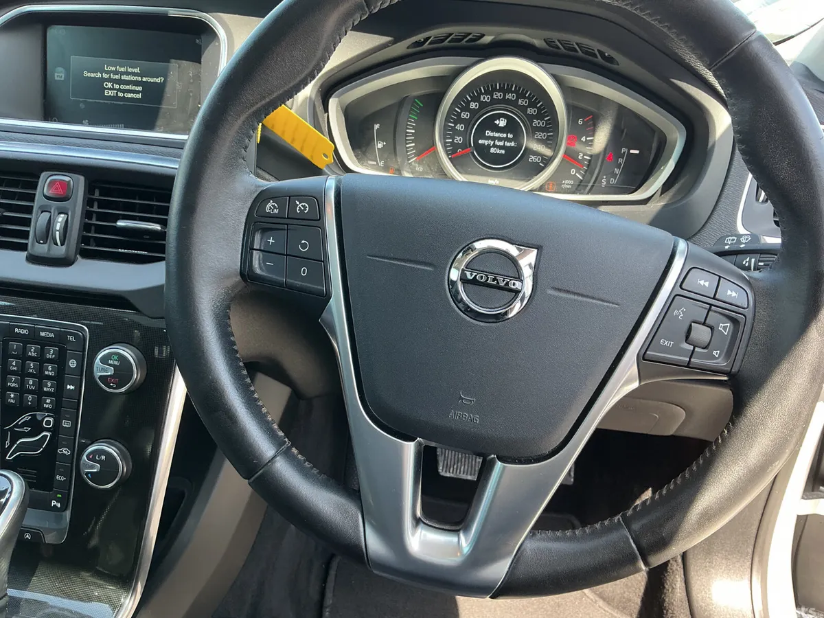Volvo V40 Hatchback, Diesel, 2017, Grey