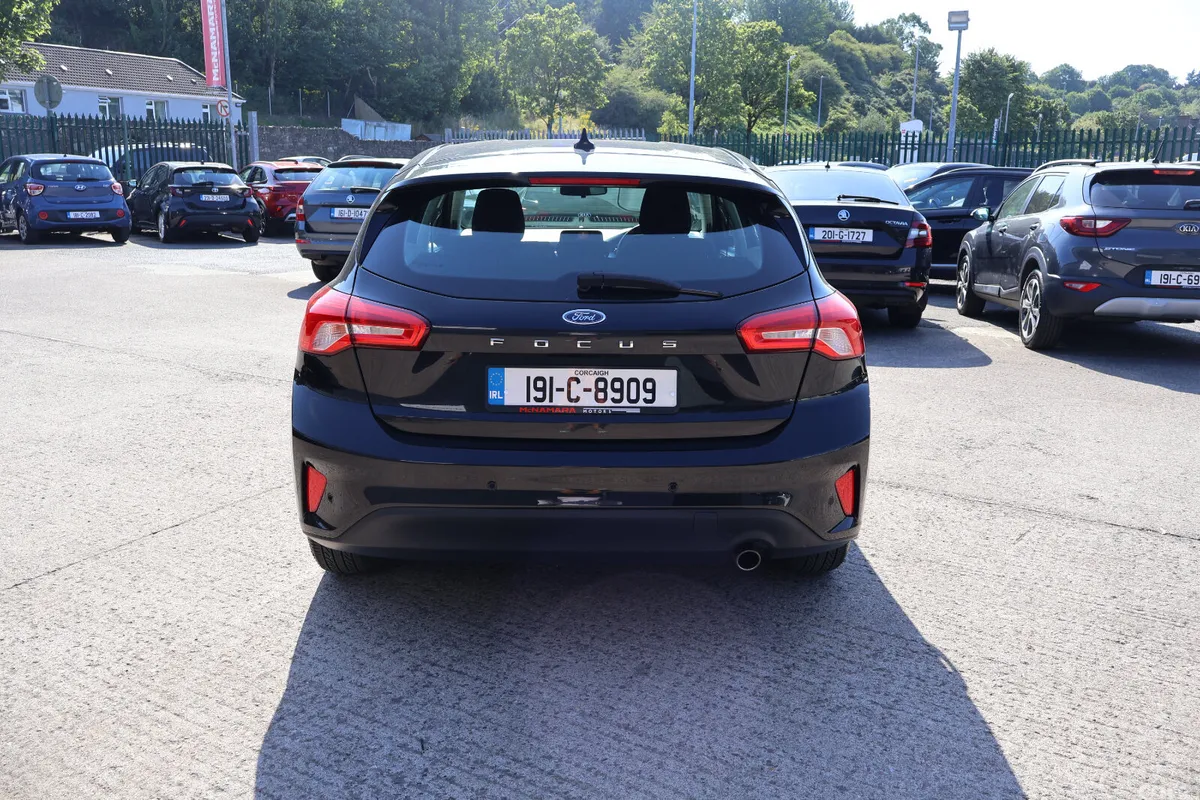 Ford Focus Hatchback, Petrol, 2019, Black