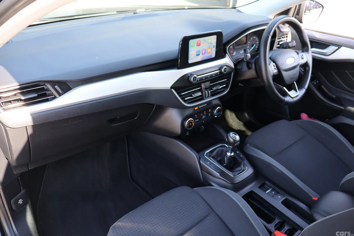 Ford Focus Hatchback, Petrol, 2019, Black