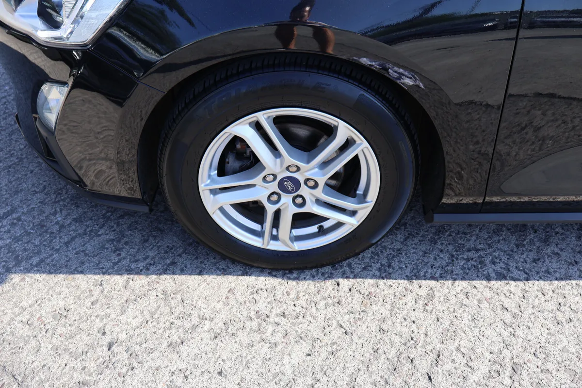Ford Focus Hatchback, Petrol, 2019, Black