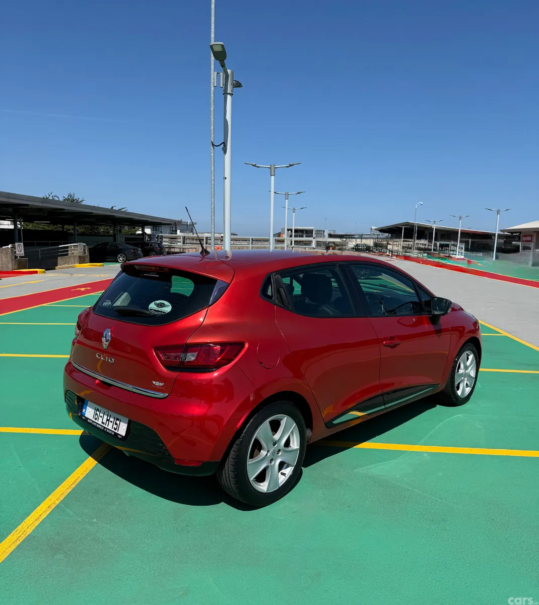 Renault Clio Hatchback, Petrol, 2016, Red