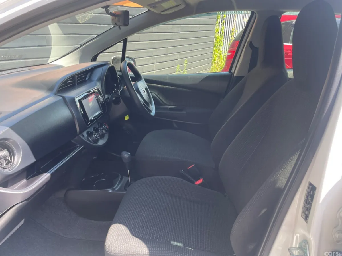 Toyota Yaris Hatchback, Petrol, 2018, White
