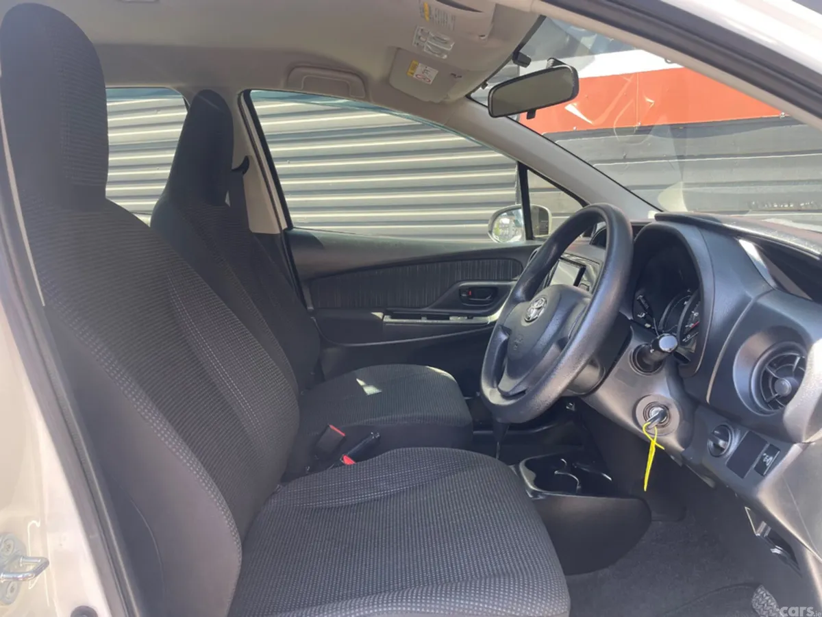 Toyota Yaris Hatchback, Petrol, 2018, White
