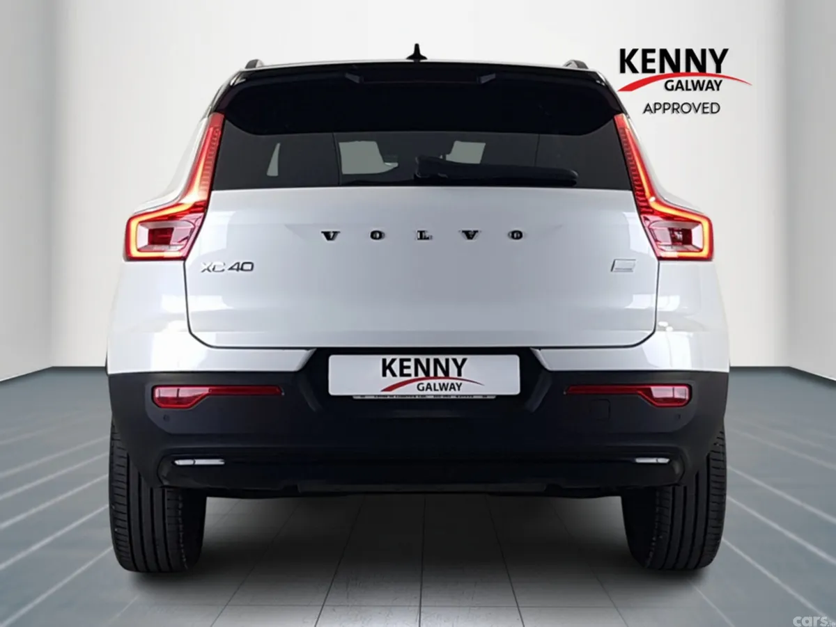 Volvo XC40 Estate, Petrol Plug-in Hybrid, 2021, White