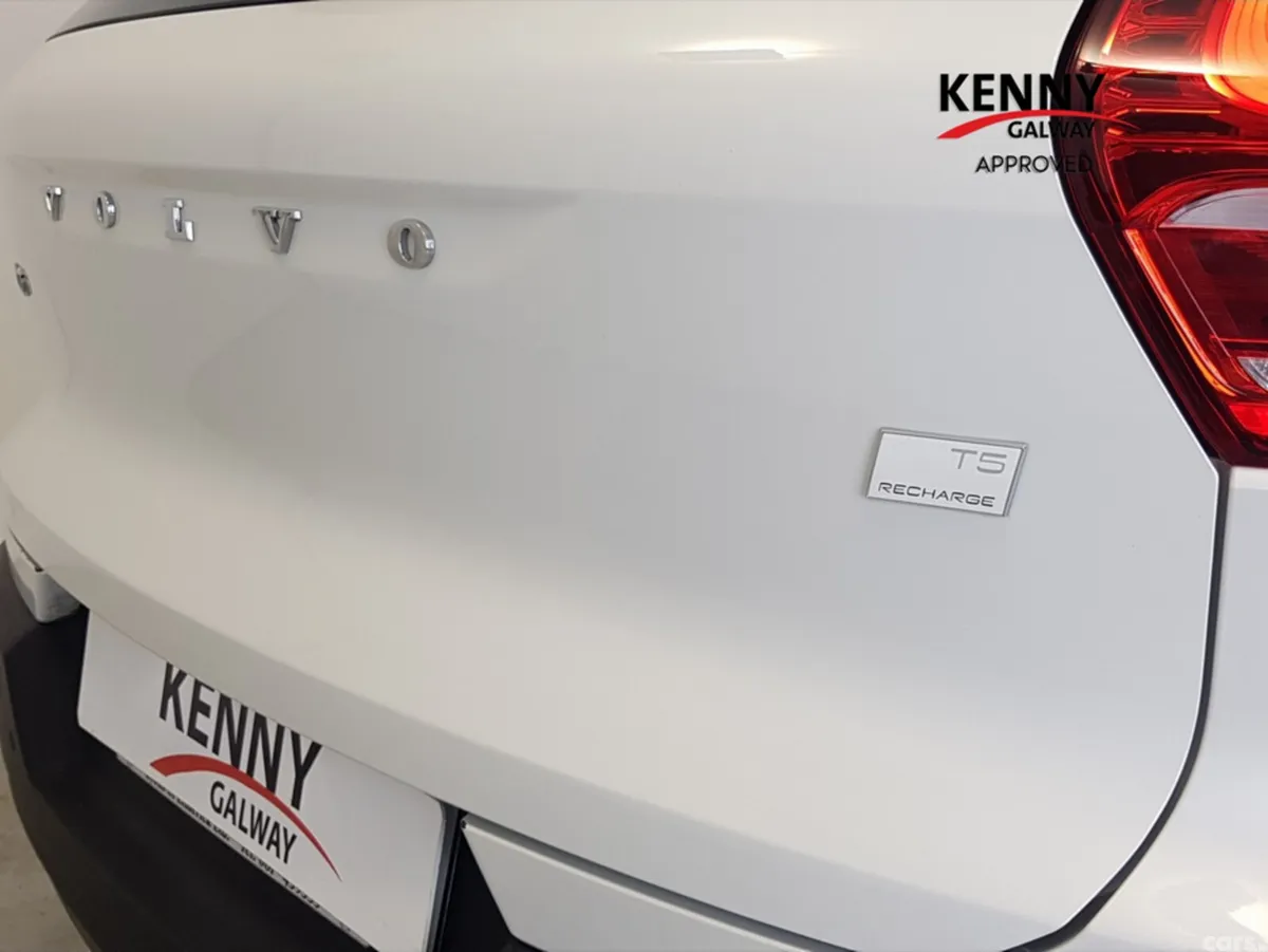 Volvo XC40 Estate, Petrol Plug-in Hybrid, 2021, White