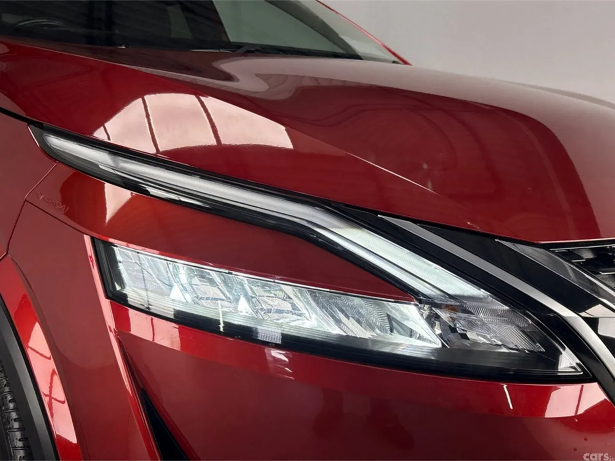 Nissan Qashqai MPV, Petrol, 2023, Red