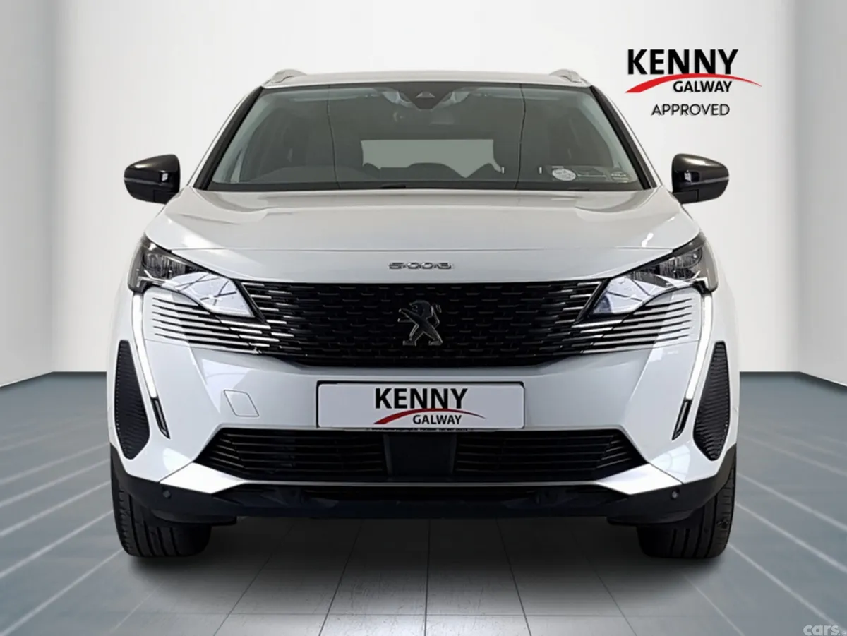 Peugeot 5008 MPV, Diesel, 2022, White