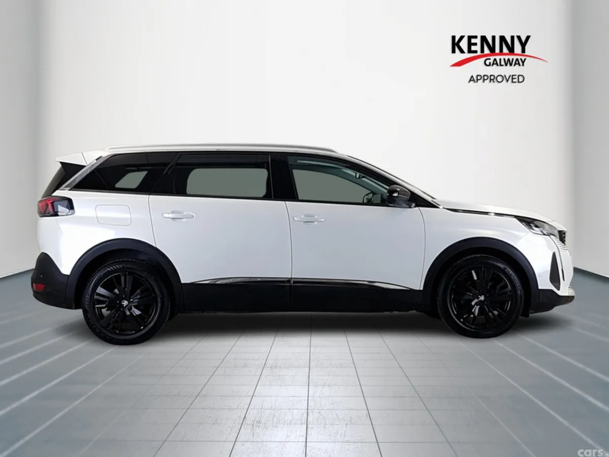 Peugeot 5008 MPV, Diesel, 2022, White