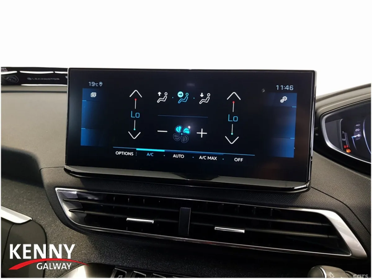 Peugeot 5008 MPV, Diesel, 2022, White