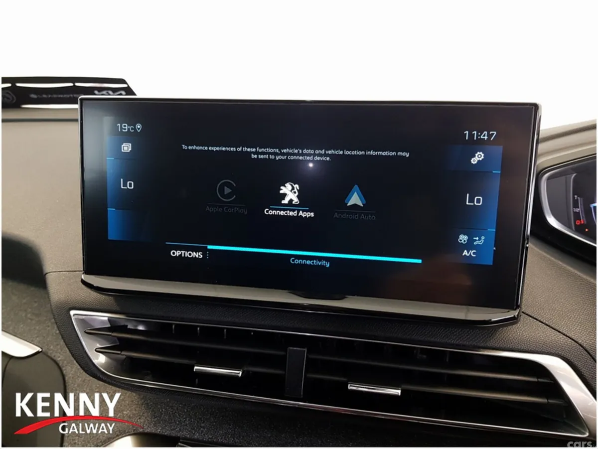 Peugeot 5008 MPV, Diesel, 2022, White