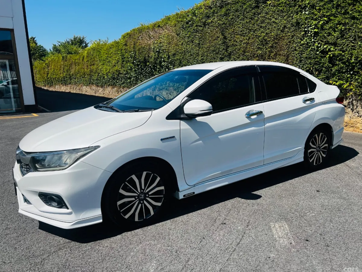Honda Grace Other, Petrol Hybrid, 2018, White