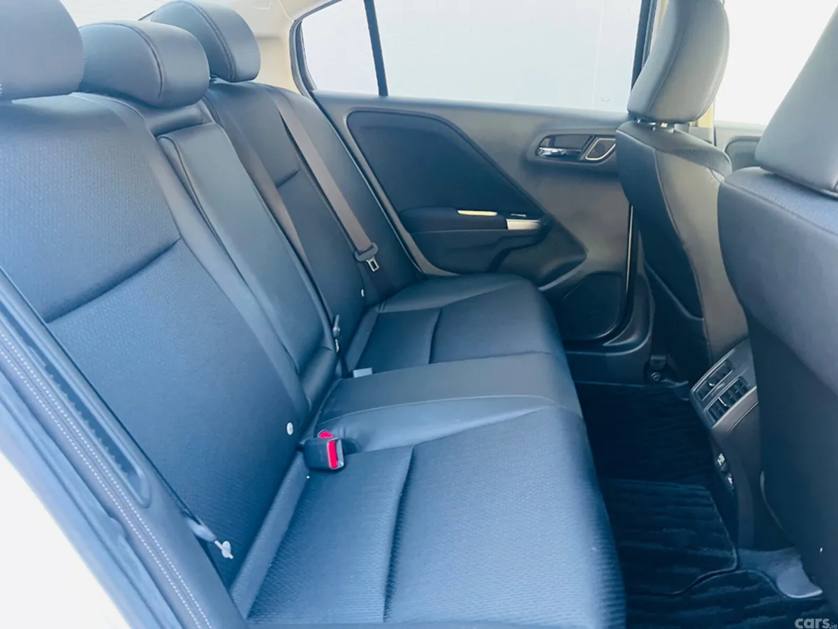 Honda Grace Other, Petrol Hybrid, 2018, White