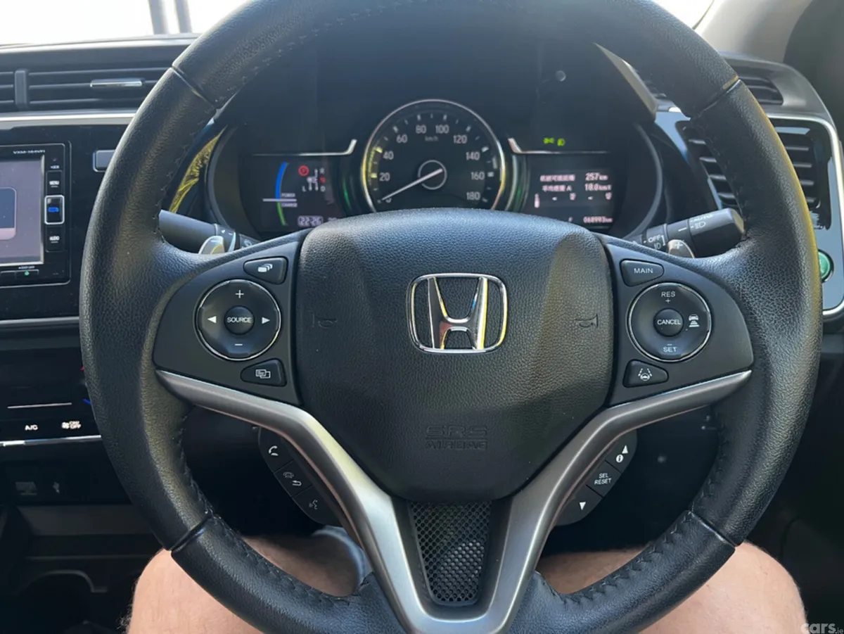Honda Grace Other, Petrol Hybrid, 2018, White