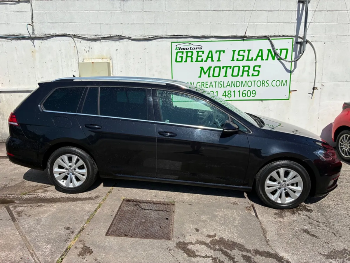 Volkswagen Golf Estate, Petrol, 2018, Black