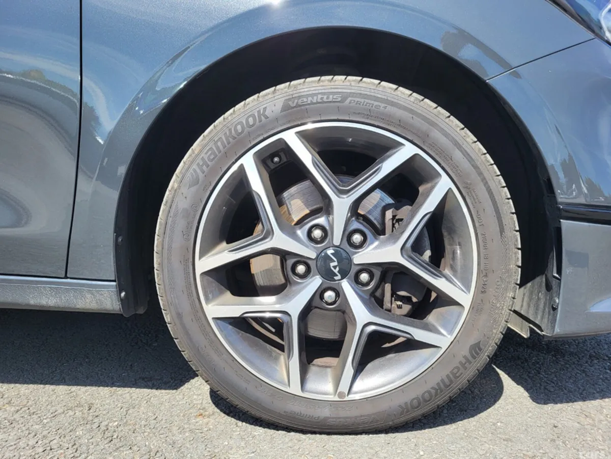 Kia Ceed Hatchback, Petrol, 2023, Grey