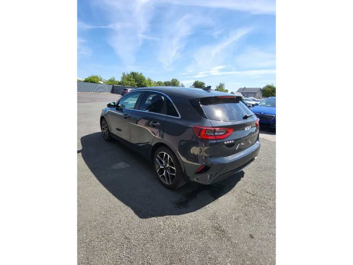 Kia Ceed Hatchback, Petrol, 2023, Grey