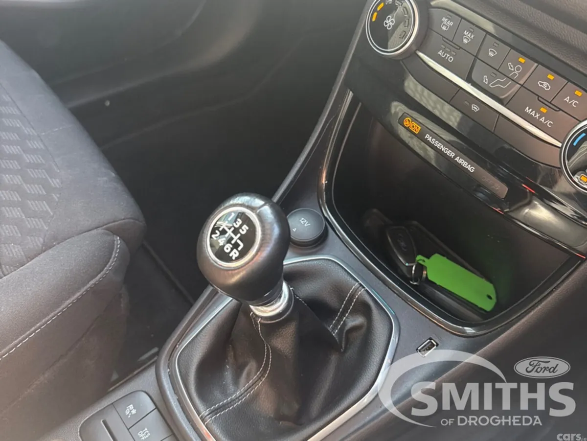 Ford Puma MPV, Petrol Hybrid, 2022, White