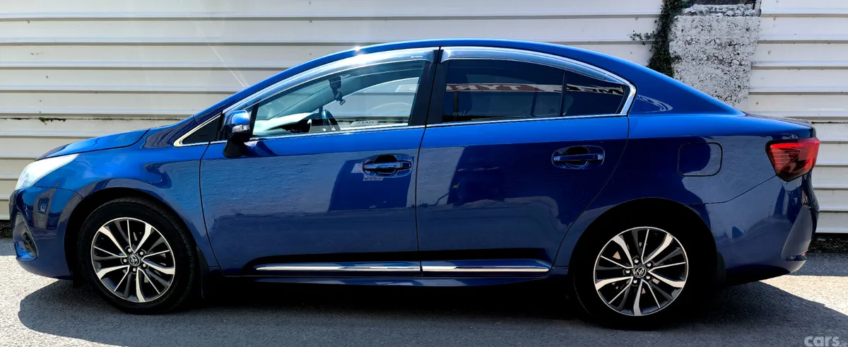 Toyota Avensis Saloon, Diesel, 2018, Blue