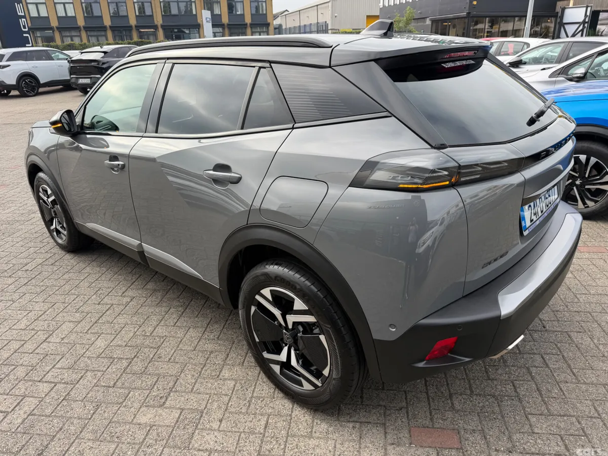 Peugeot 2008 MPV, Petrol, 2024, Grey