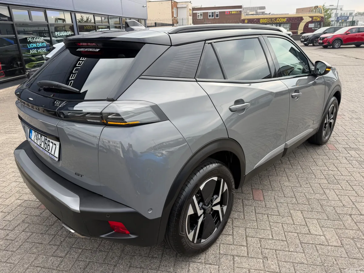 Peugeot 2008 MPV, Petrol, 2024, Grey