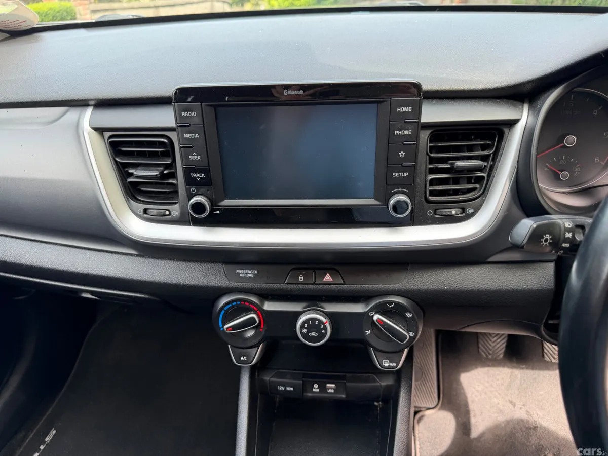 Kia Stonic Hatchback, Diesel, 2017, Grey