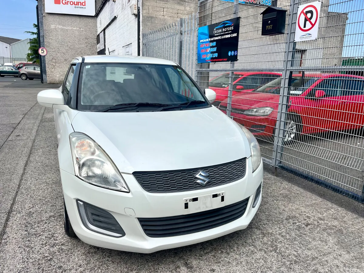 Suzuki Swift Hatchback, Petrol, 2016, White