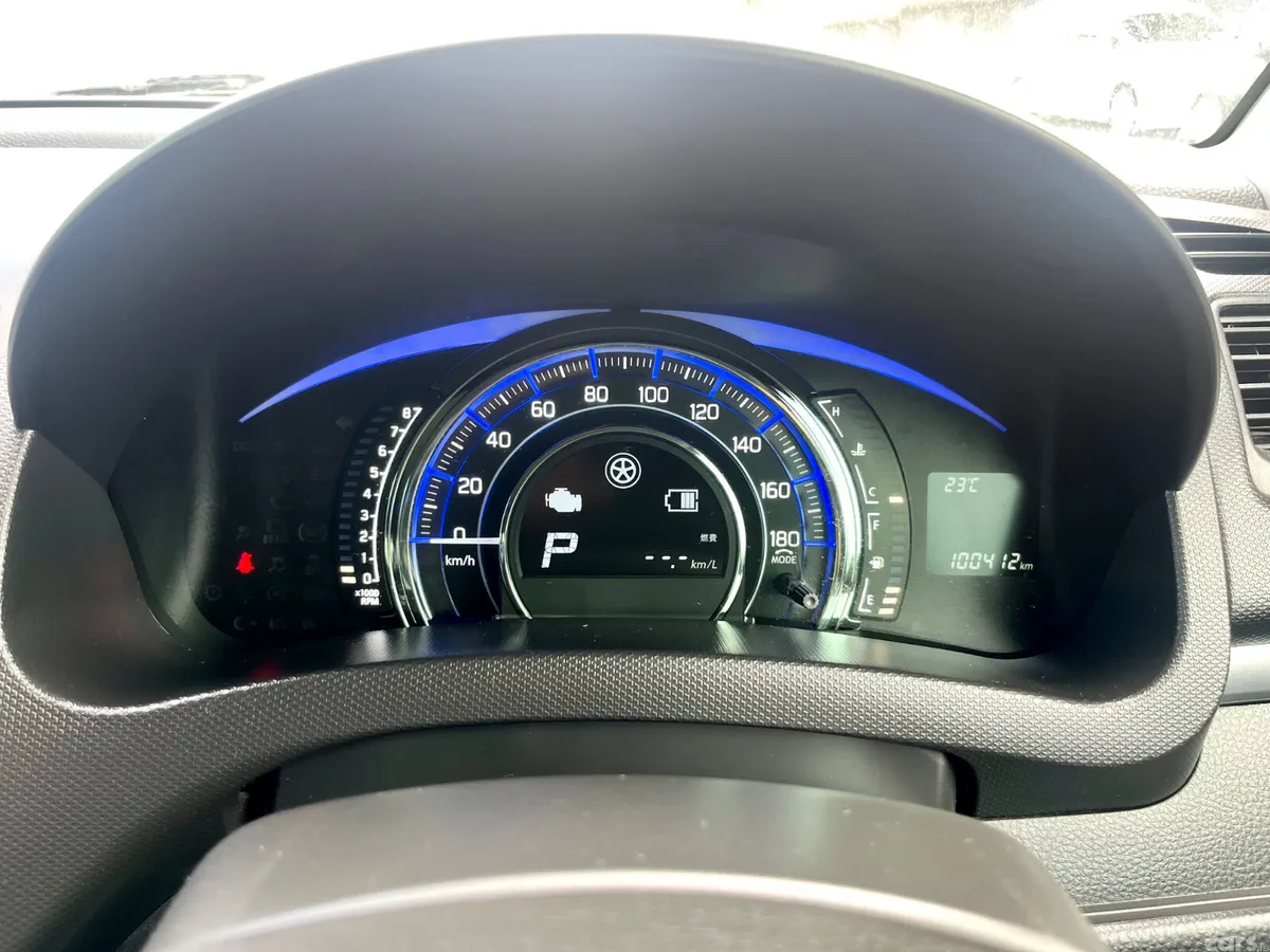 Suzuki Swift Hatchback, Petrol, 2016, White