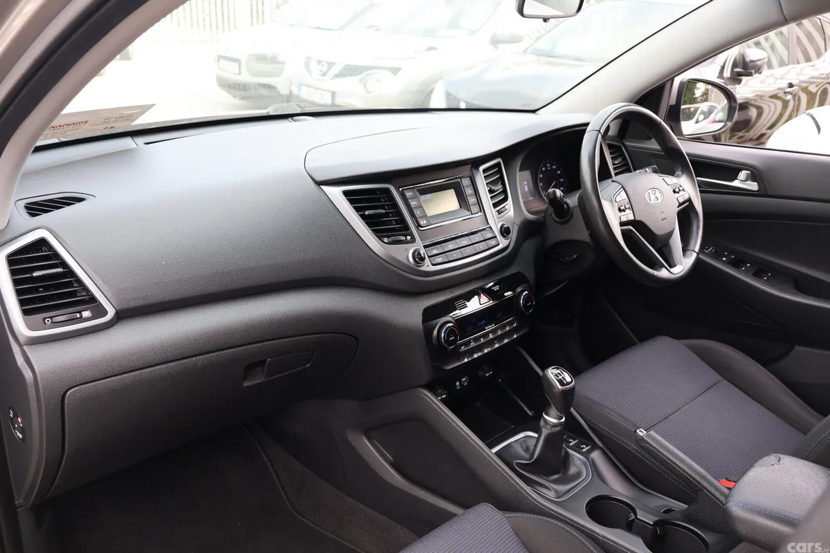 Hyundai Tucson SUV, Diesel, 2016, Beige