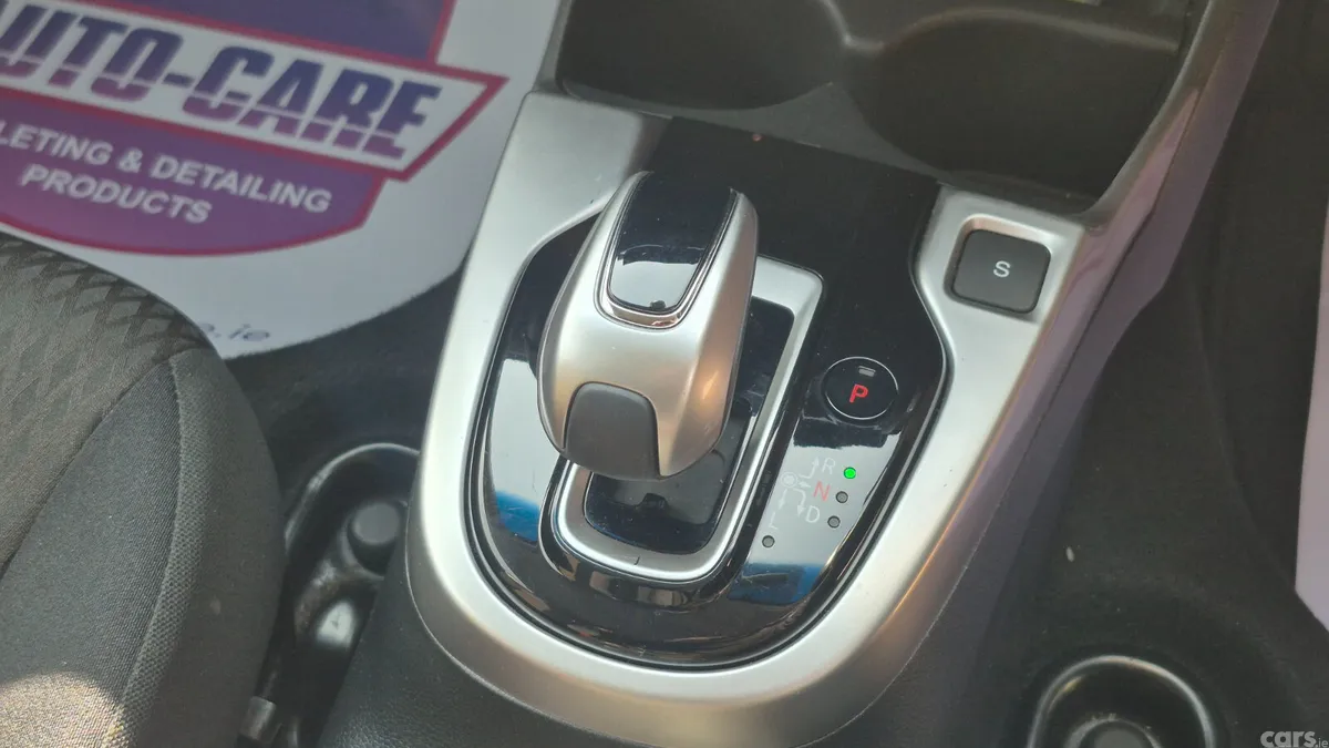 Honda Fit Hatchback, Petrol Hybrid, 2019, Silver