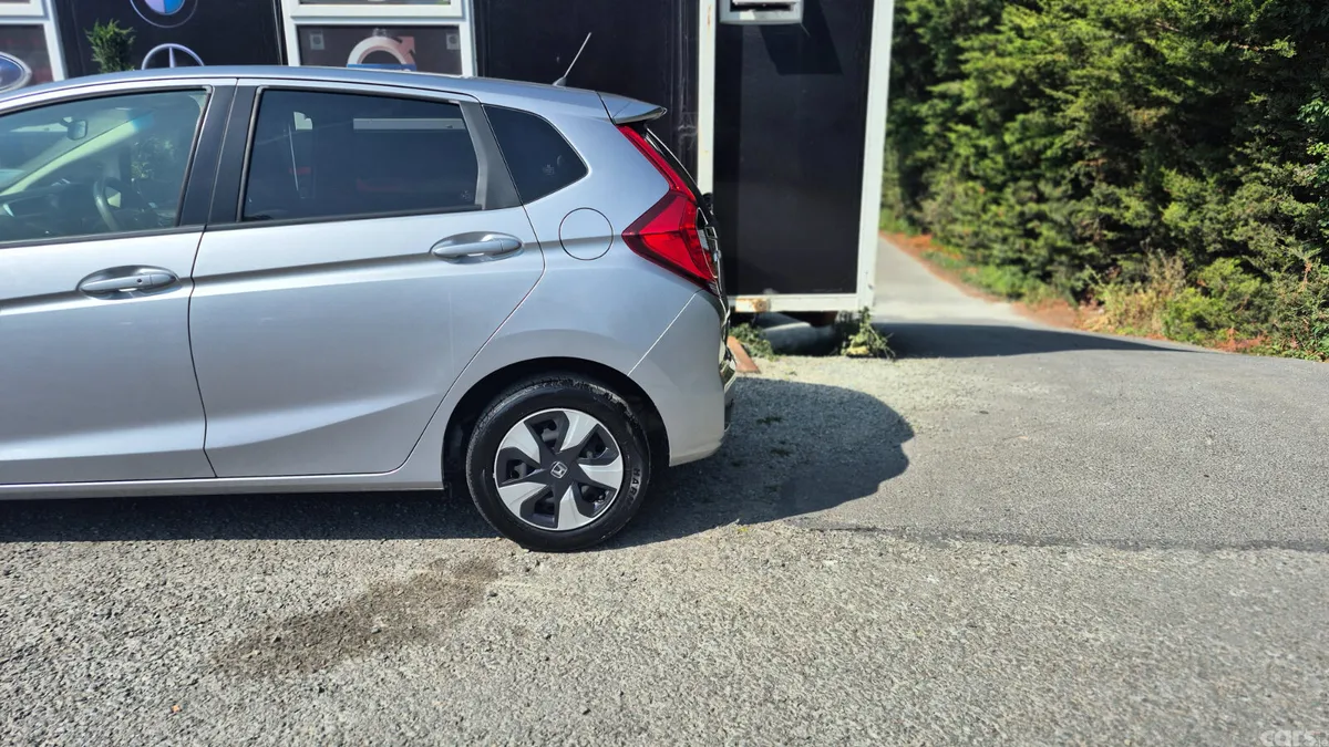 Honda Fit Hatchback, Petrol Hybrid, 2019, Silver