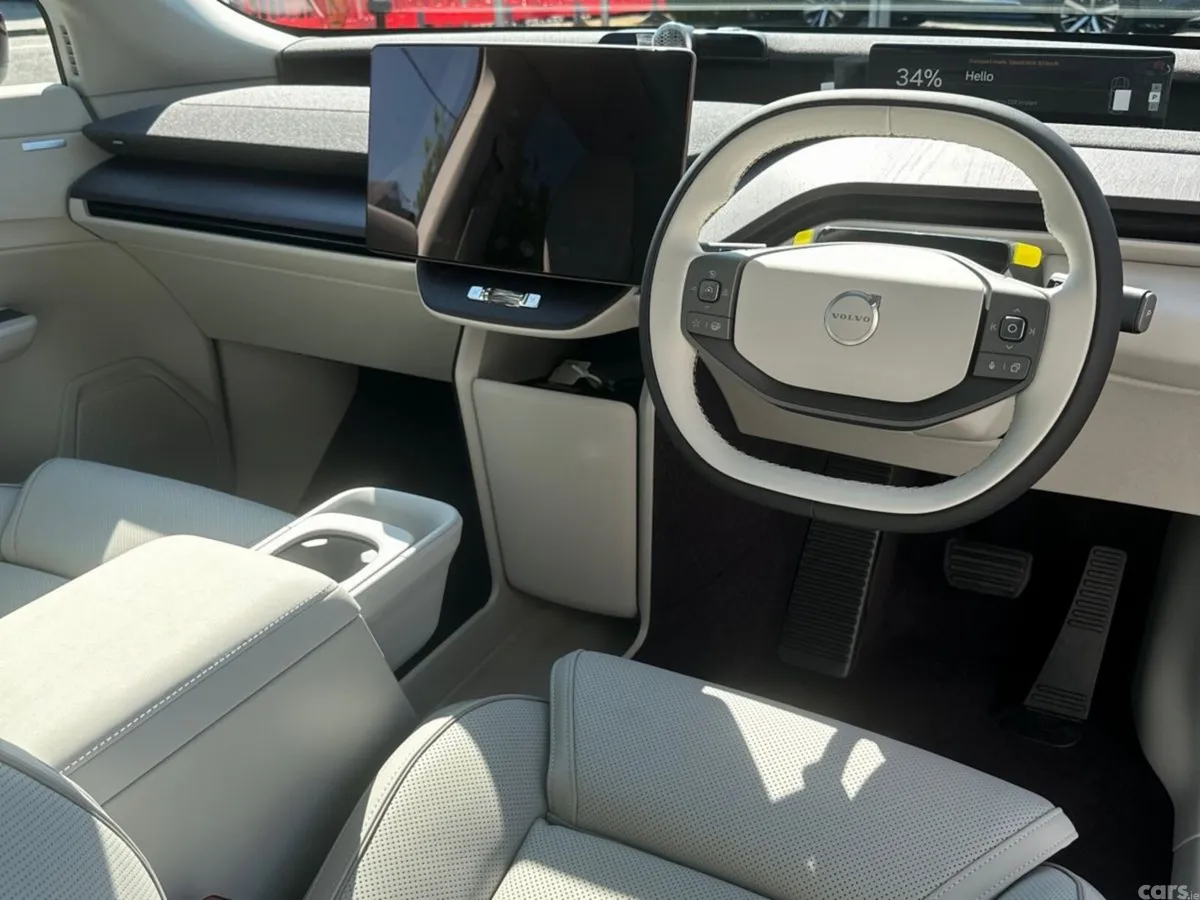 Volvo EX60 SUV, Electric, 2026, Green