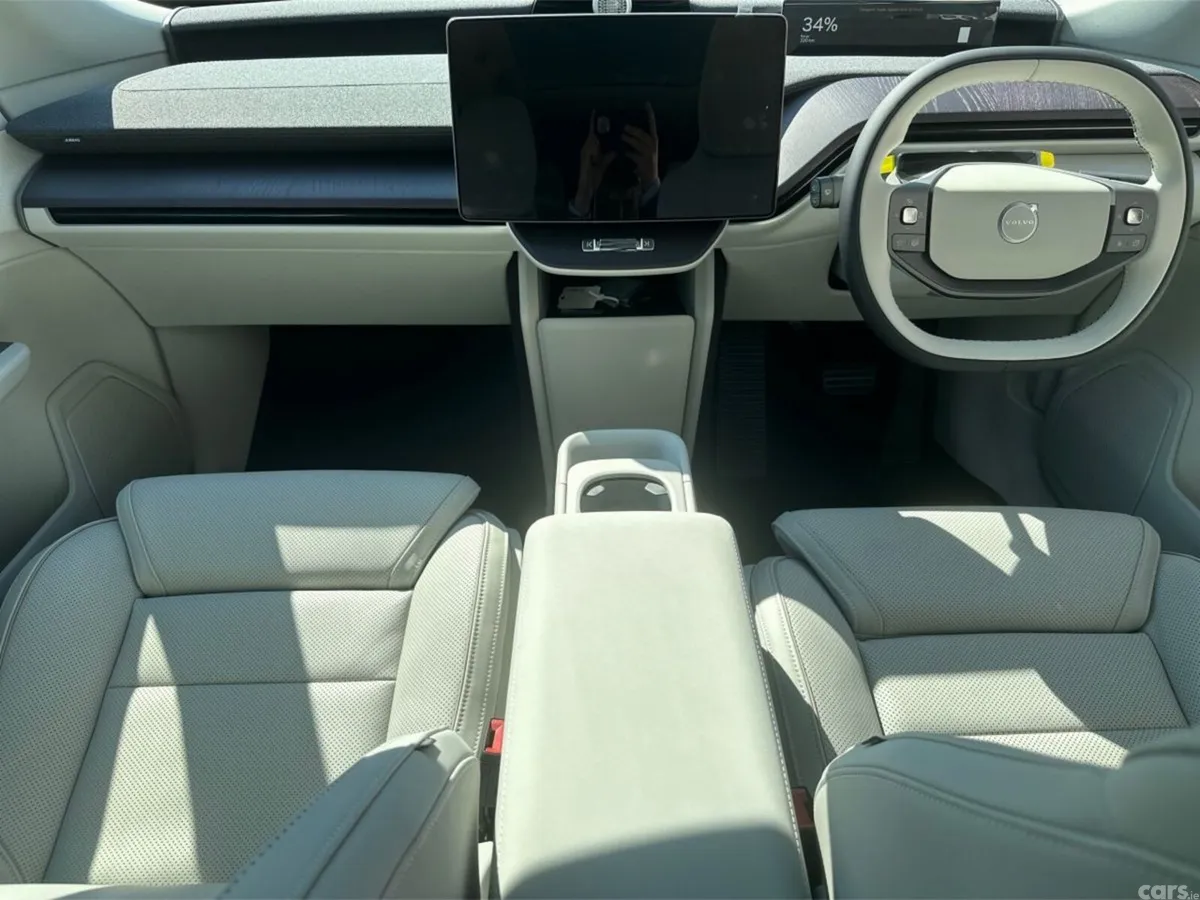 Volvo EX60 SUV, Electric, 2026, Green