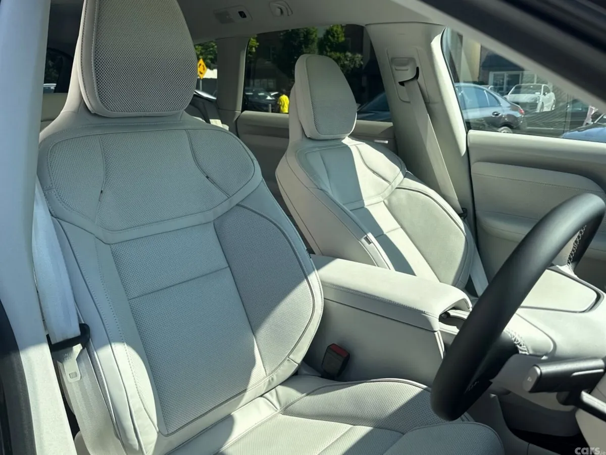 Volvo EX60 SUV, Electric, 2026, Green
