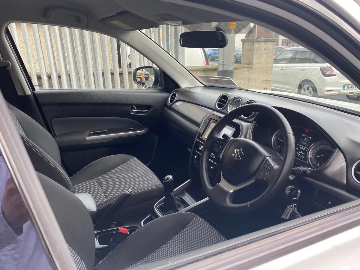 Suzuki Vitara SUV, Petrol, 2019, White