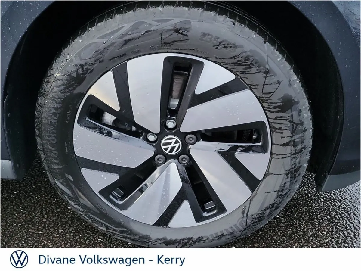 Volkswagen ID.Buzz Hatchback, Electric, 2027, Black