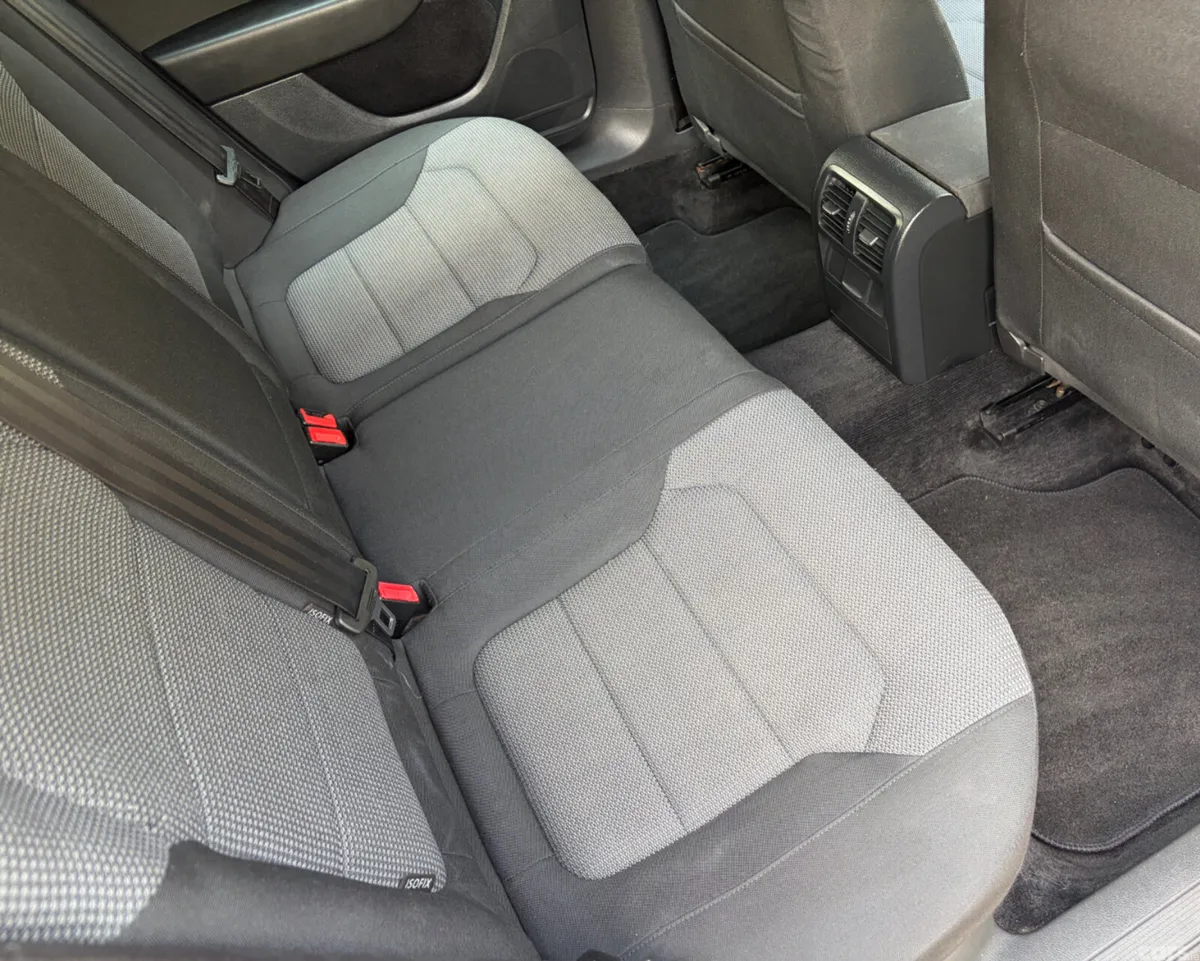 Volkswagen Passat Estate, Diesel, 2011, Grey