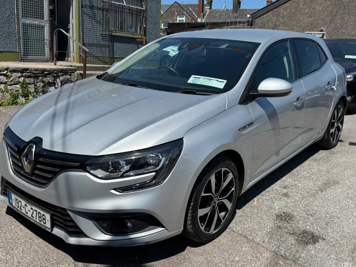 Renault Megane Hatchback, Diesel, 2019, Grey