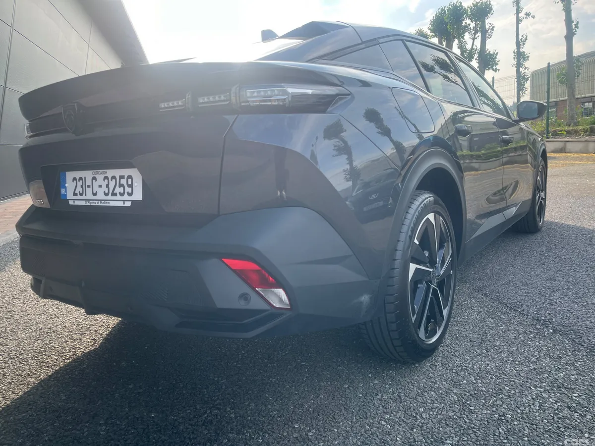 Peugeot 408 Hatchback, Petrol, 2023, Grey