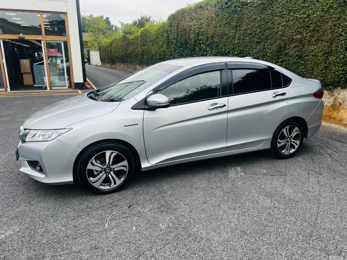 Honda Grace Saloon, Petrol Hybrid, 2016, Silver