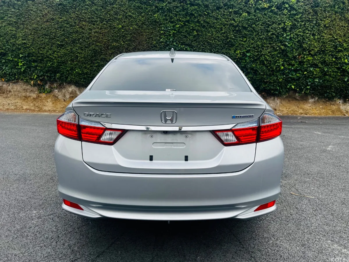 Honda Grace Saloon, Petrol Hybrid, 2016, Silver