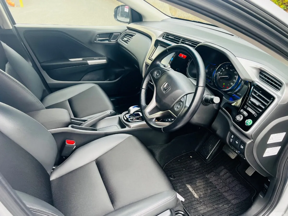 Honda Grace Saloon, Petrol Hybrid, 2016, Silver