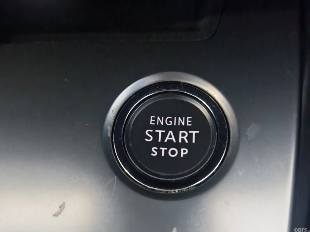 Peugeot 308 Hatchback, Diesel, 2023, Red